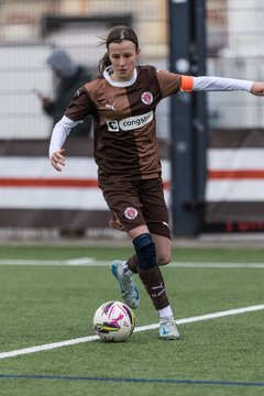 Bild 361 - wBJ FC St. Pauli - Walddoerfer SV : Ergebnis: 3:4